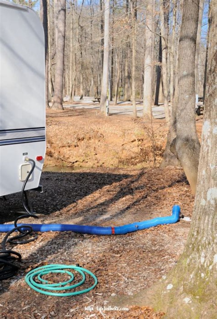 Can you use AC while dry camping?