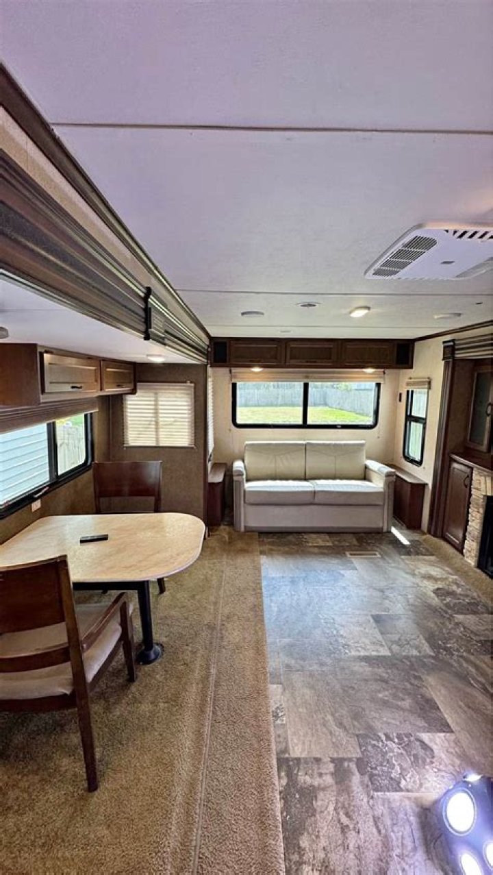 Do slides on RVS leak?