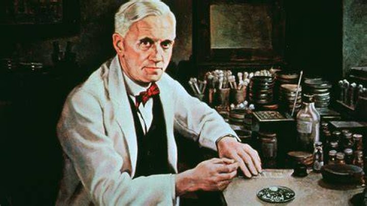 How did Fleming discover penicillin