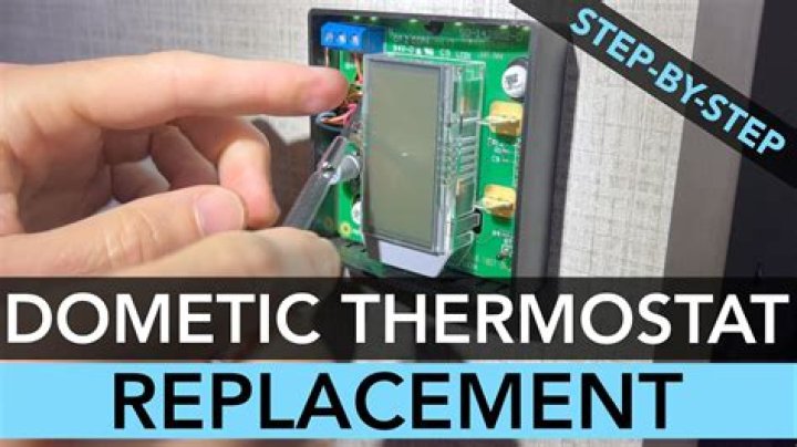 How do I reset my Dometic digital thermostat?