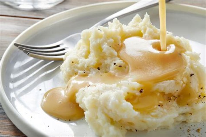 How do you reheat potatoes quickly?
