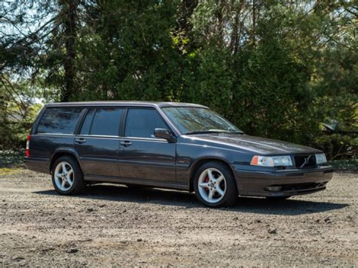 How many miles does a 3500 sprinter get?
