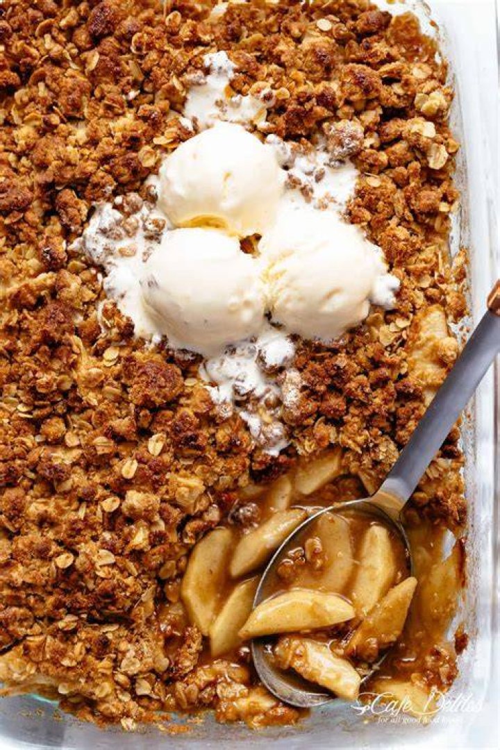Is apple crisp the same as apple crumble?