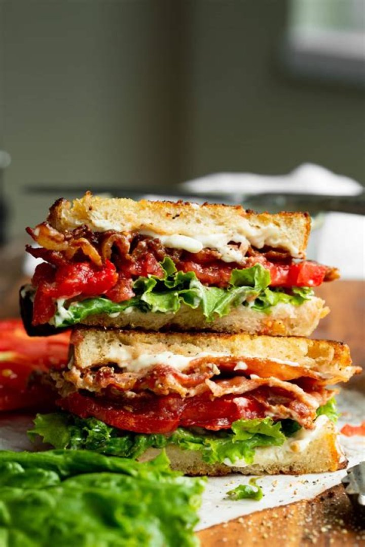 What do you put on a BLT?
