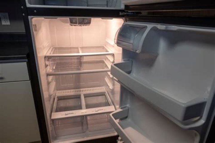 What does 23 E mean on a Samsung refrigerator?