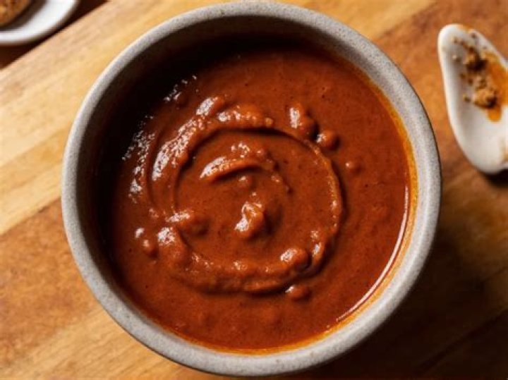 What does satay sauce taste like?