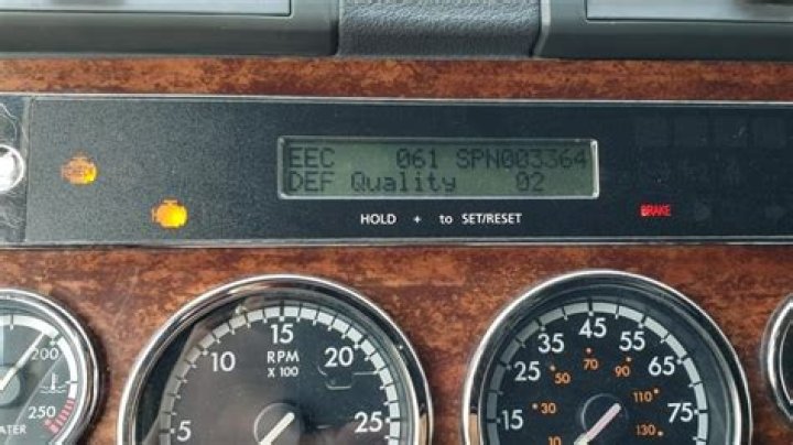 What is the Def light code on a Freightliner?