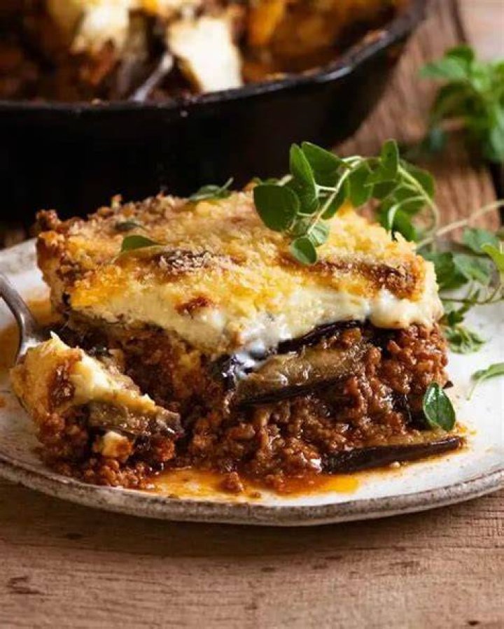 What is the difference between moussaka and pasticcio?