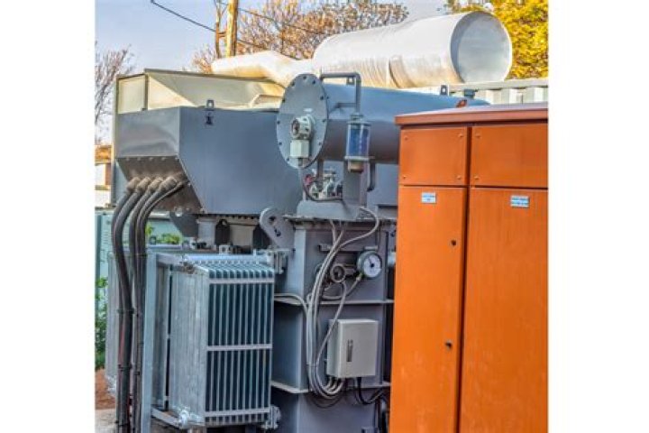 What should voltage be on generator while running?