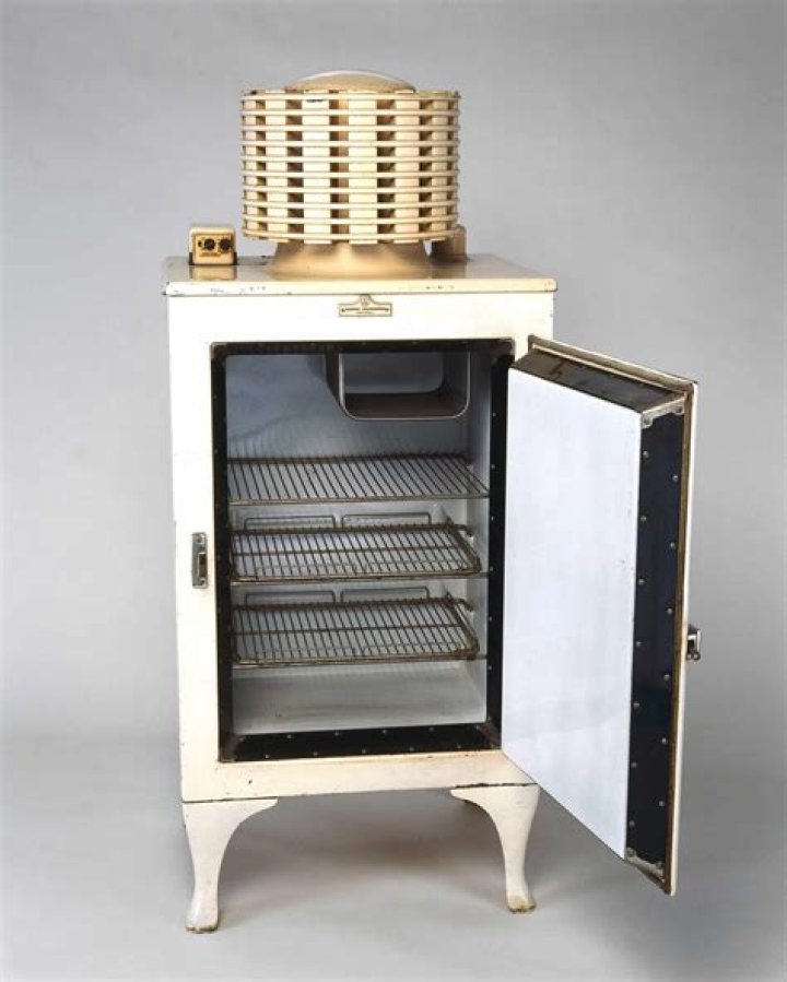 When was refrigerator first discovered?