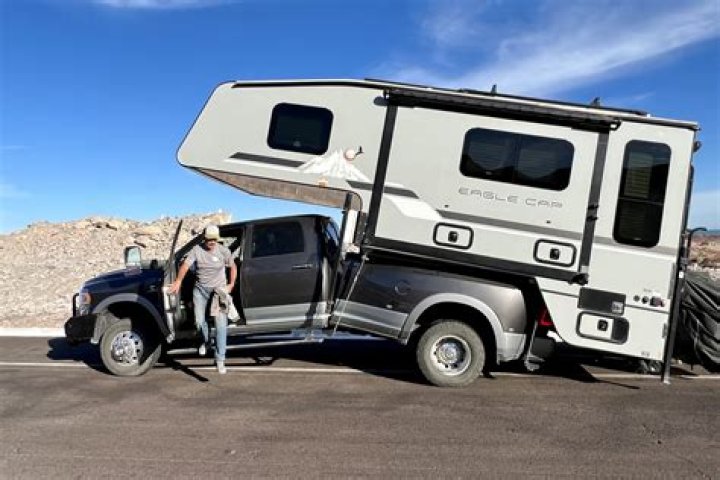 Will a camper slide out work without battery?